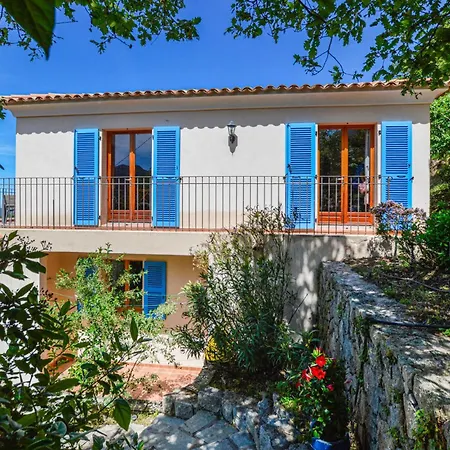 Stunning In Tatil Evi Nessa